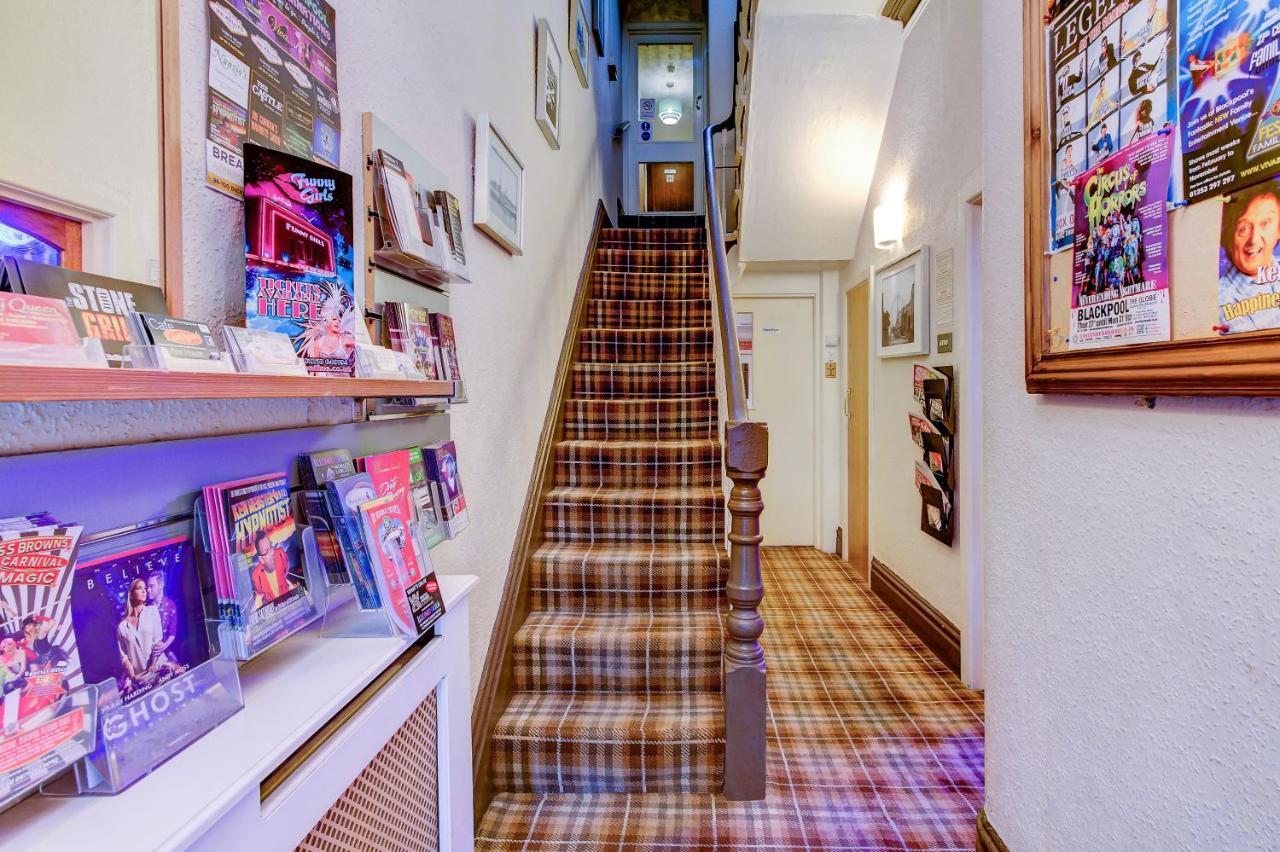 The Craimar Bed & Breakfast Blackpool Bagian luar foto